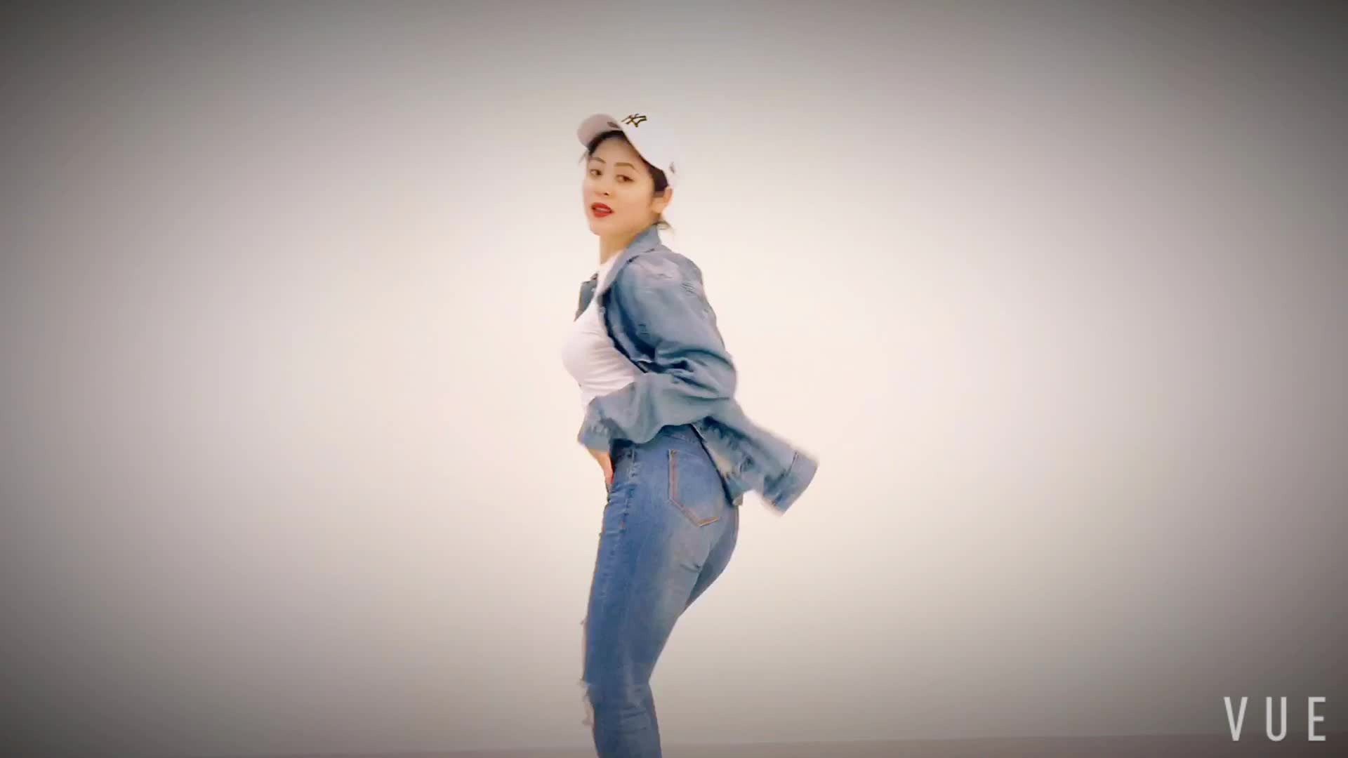 美女热舞直播_美女热舞精彩解说直播_美女热