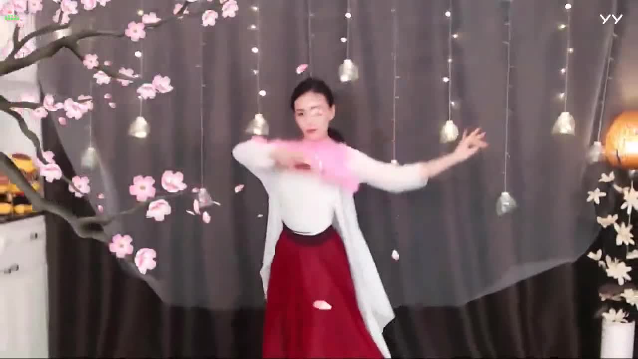 胡杨英姿飒爽演绎古风舞蹈-【睿廷】胡杨随缘播