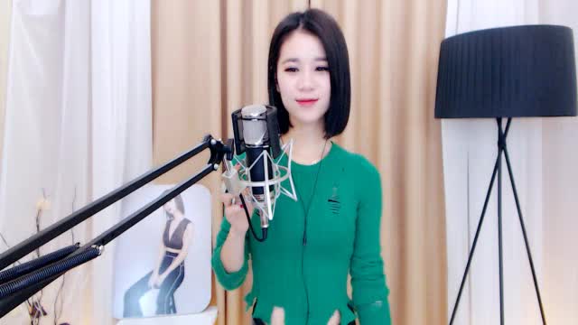 两个人的回忆一个人过mv_两个人的回忆一个人