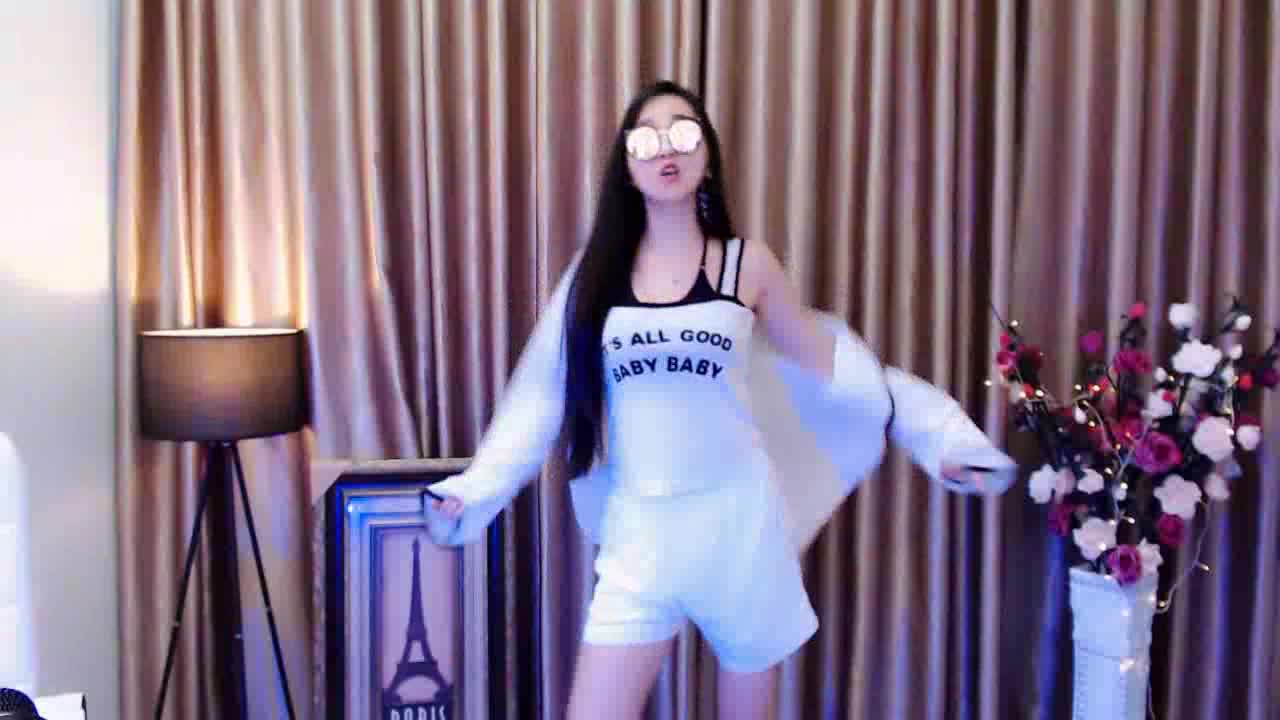 美女热舞直播_美女热舞精彩解说直播_美女热