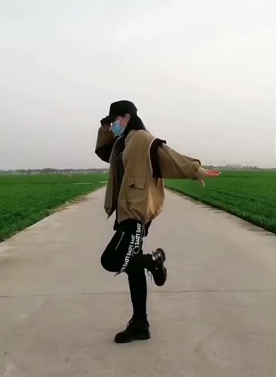 越努力，越幸运！加油小美妞！