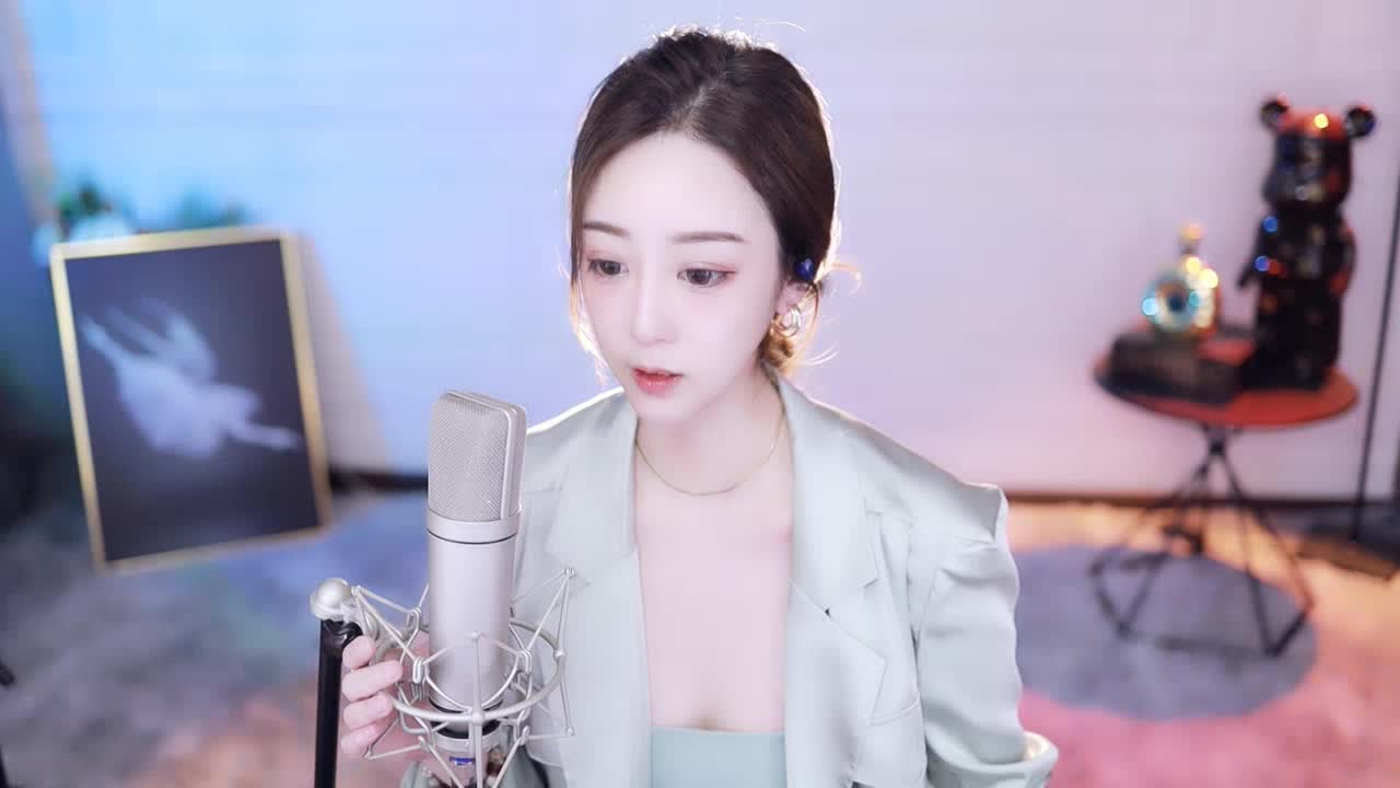 只是我对你的喜欢，三行也写不完，可你一行也不看