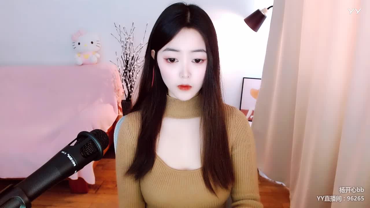 温柔性感小女人倾情演唱