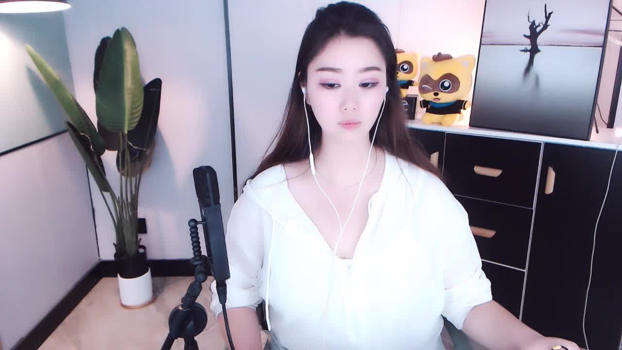 五月演唱的《倒带》；希望大家喜欢！！！