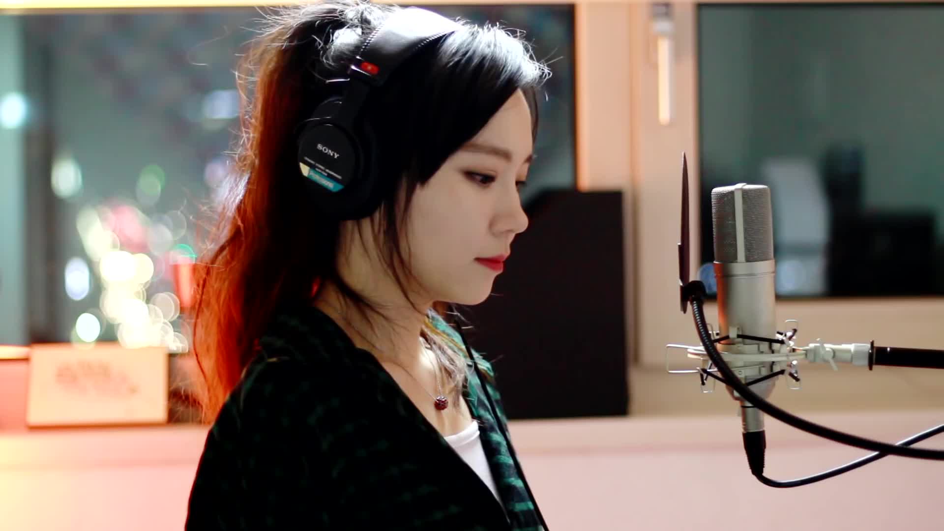 Hailee Steinfeld - Starving