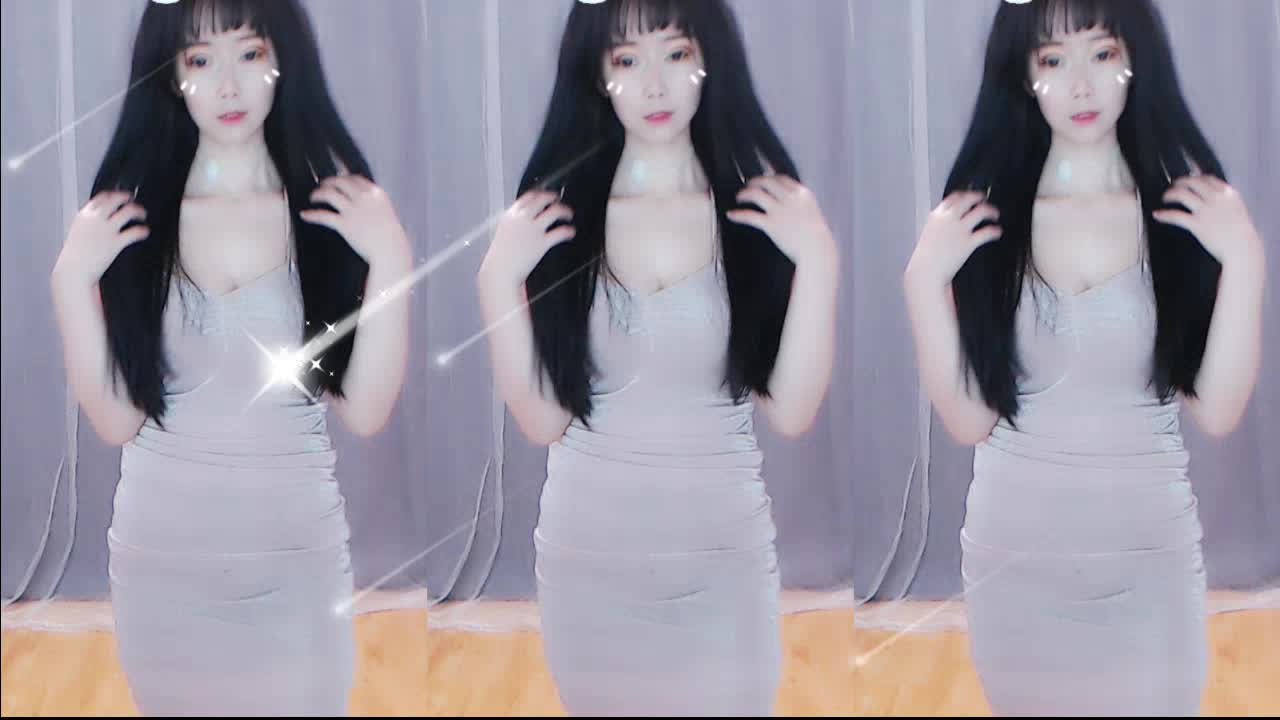 性感小兔兔，在线求关注~