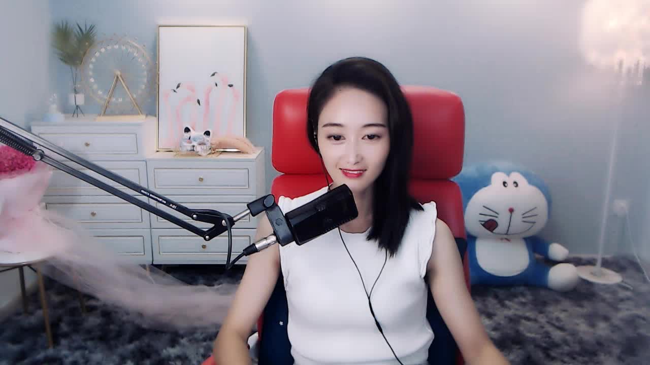 和芷嫣一起品茶吧~