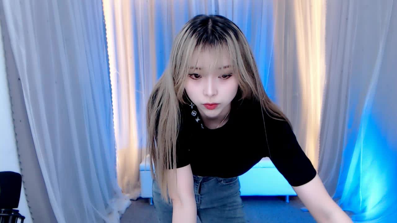 新主播，喜欢的小哥哥们关注打卡点心.