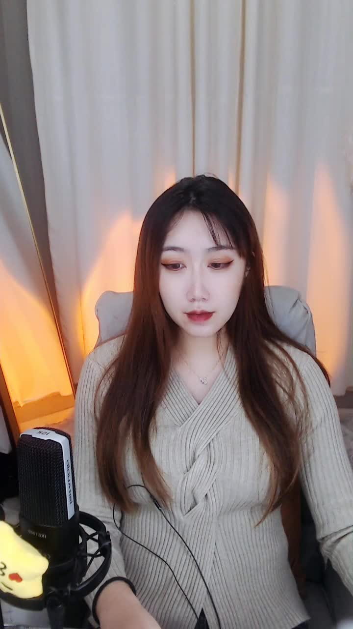 《先谋生还是先谋爱》