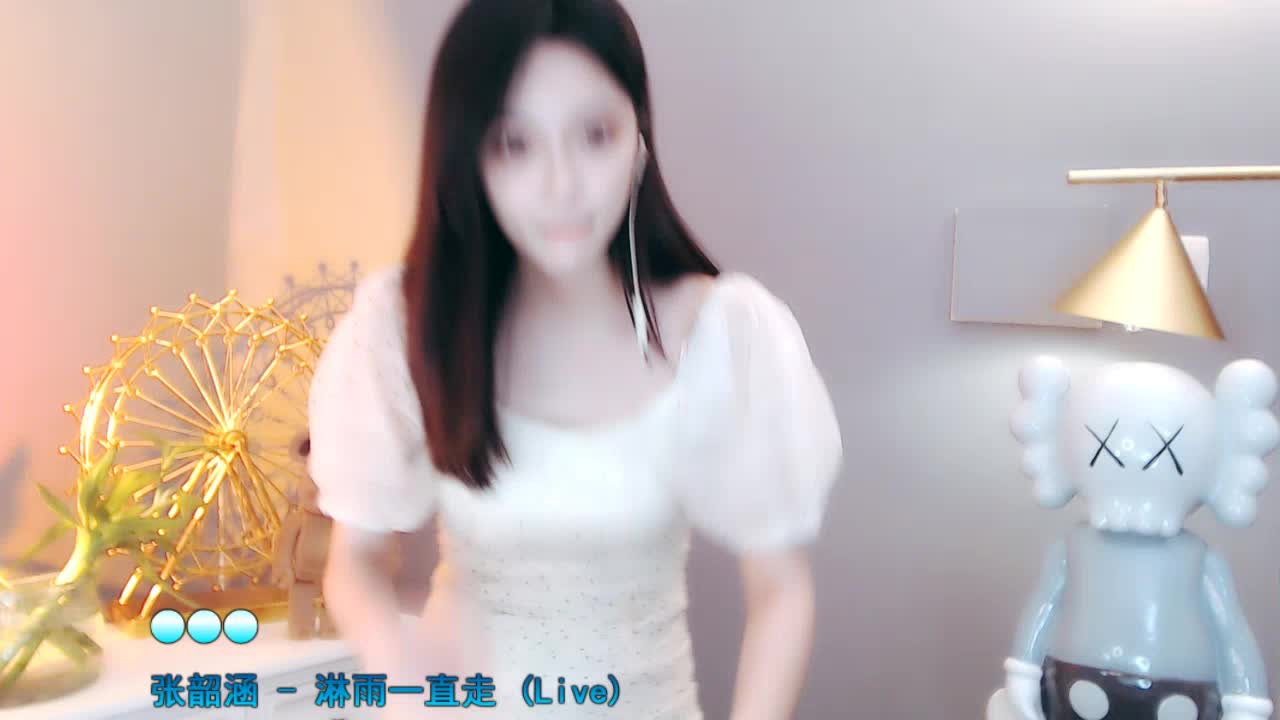 张韶涵 （淋雨一直走）