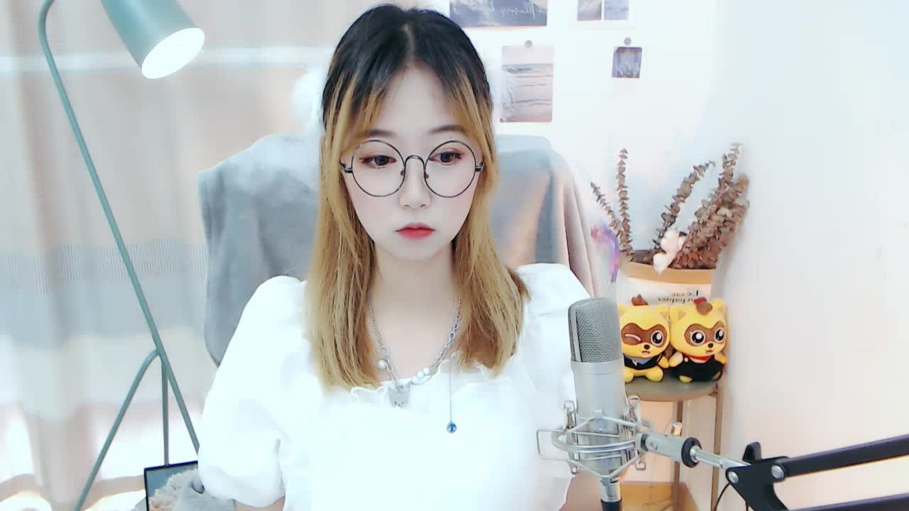 叶馨演唱一首《永不失联的爱》希望大家喜欢