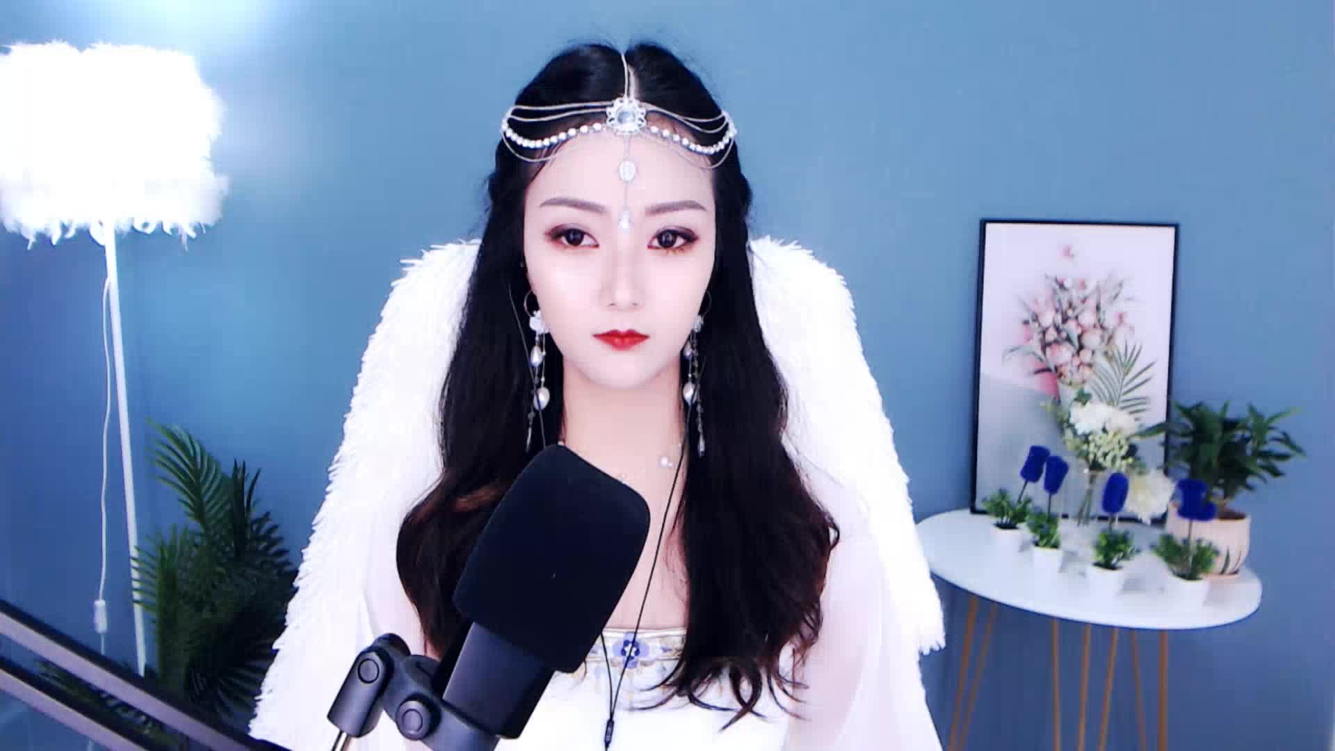 一首《桃花诺》听听吧~