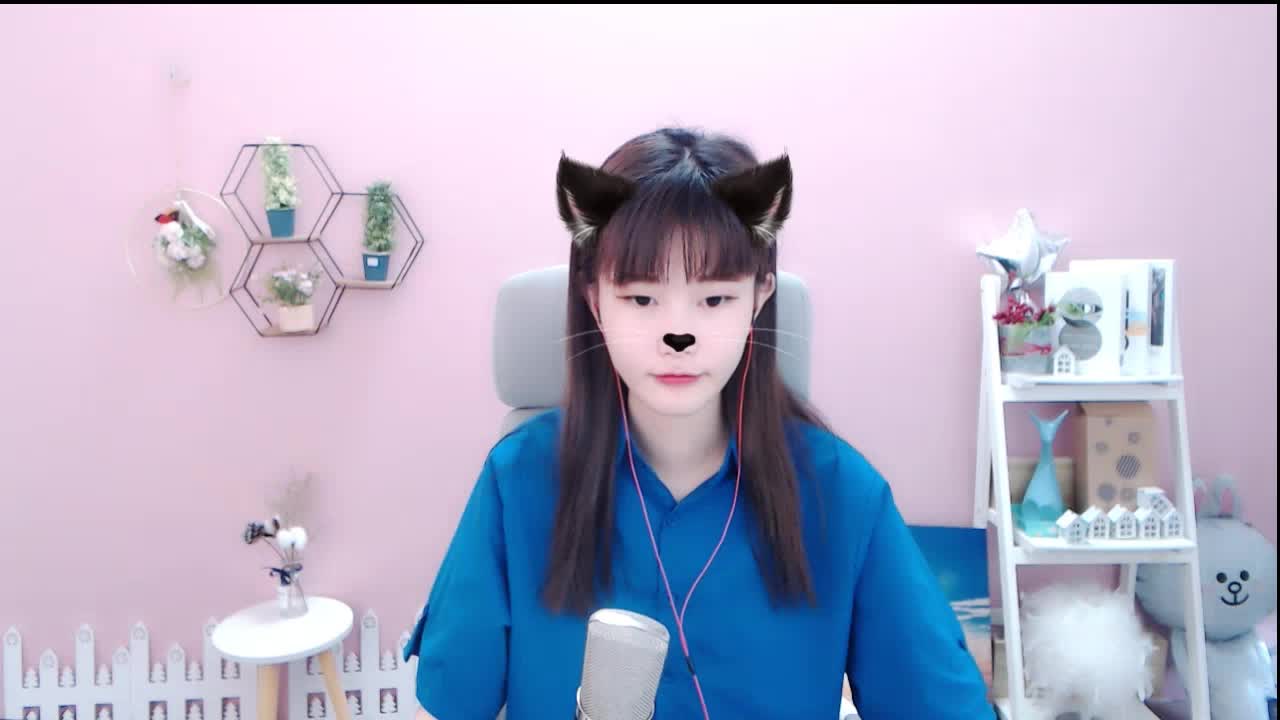 就承认一笑倾城一见自难忘