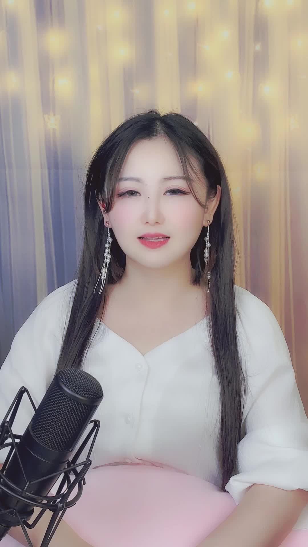 一首恋人心，道尽相思苦短