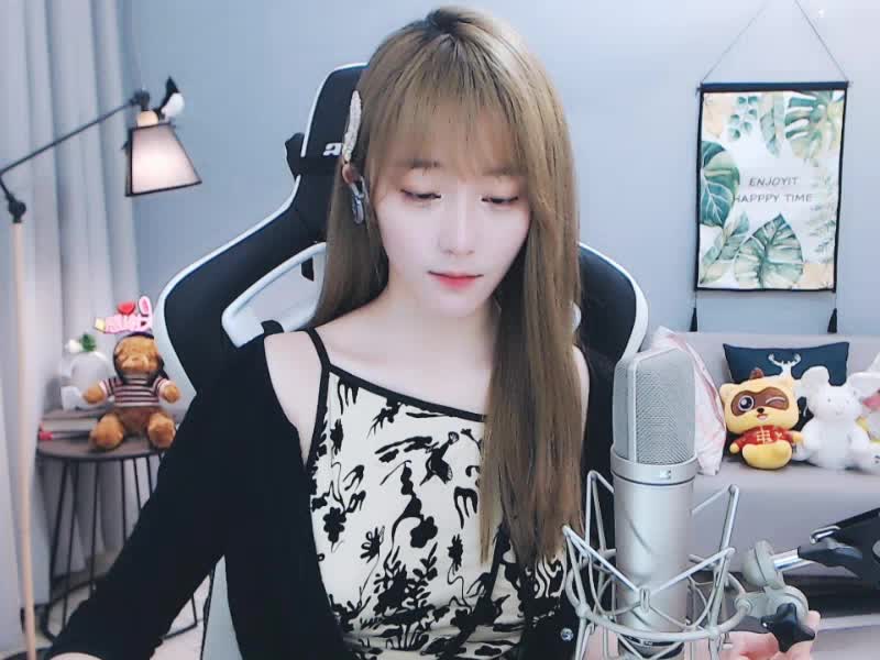 YY直播美女主播小cc 佑徒一首《伯虎说》，微动听的歌声很能打动人