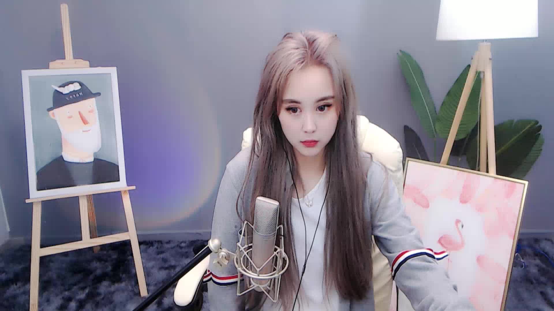 颜值小七七深情演绎《白月光》