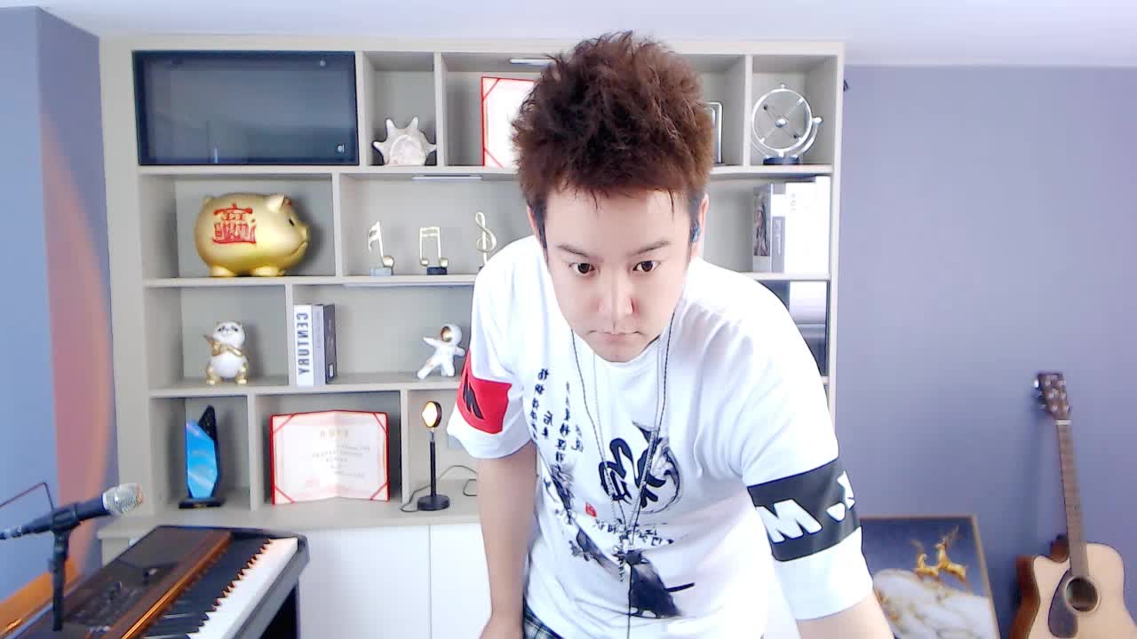 经典中的经典，无数人翻唱的歌曲，对演唱者要求很高！