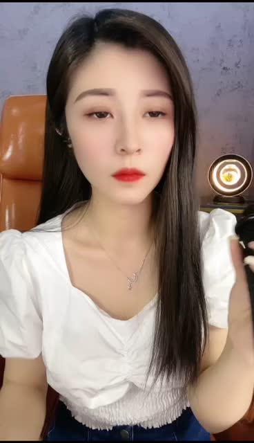 一道彩虹 两个人...