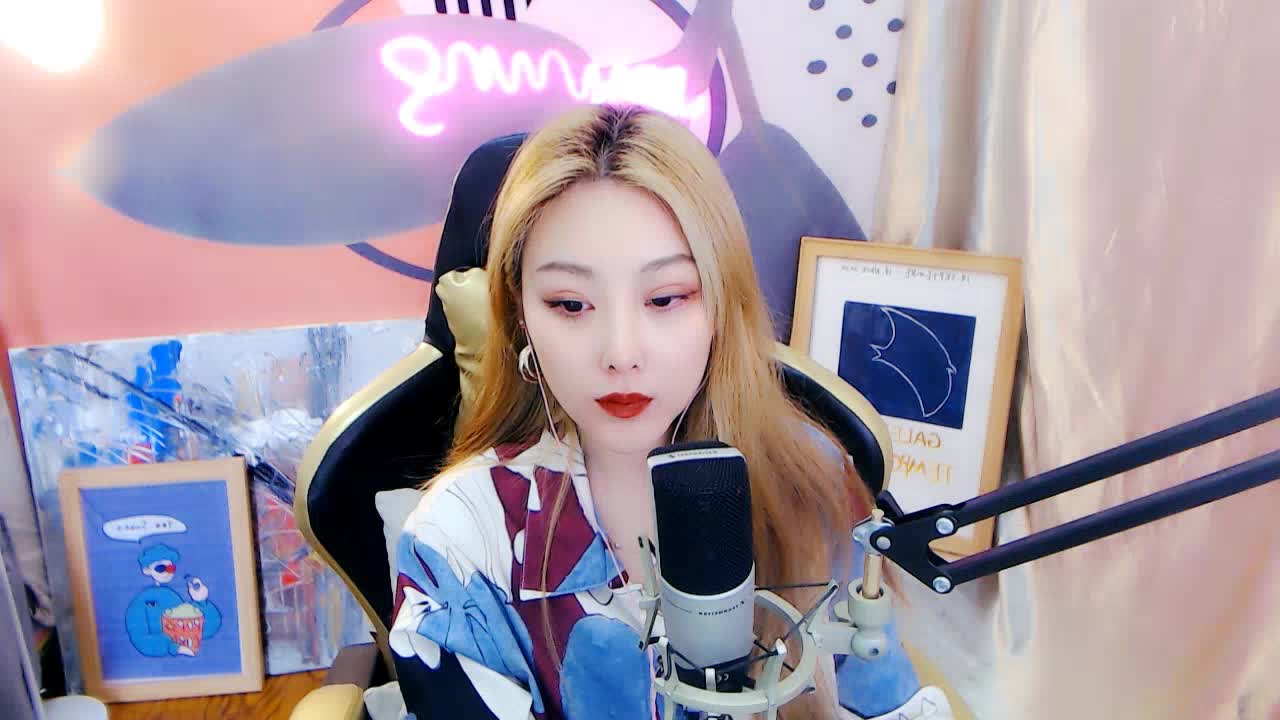 流行新歌《大雨还在下》