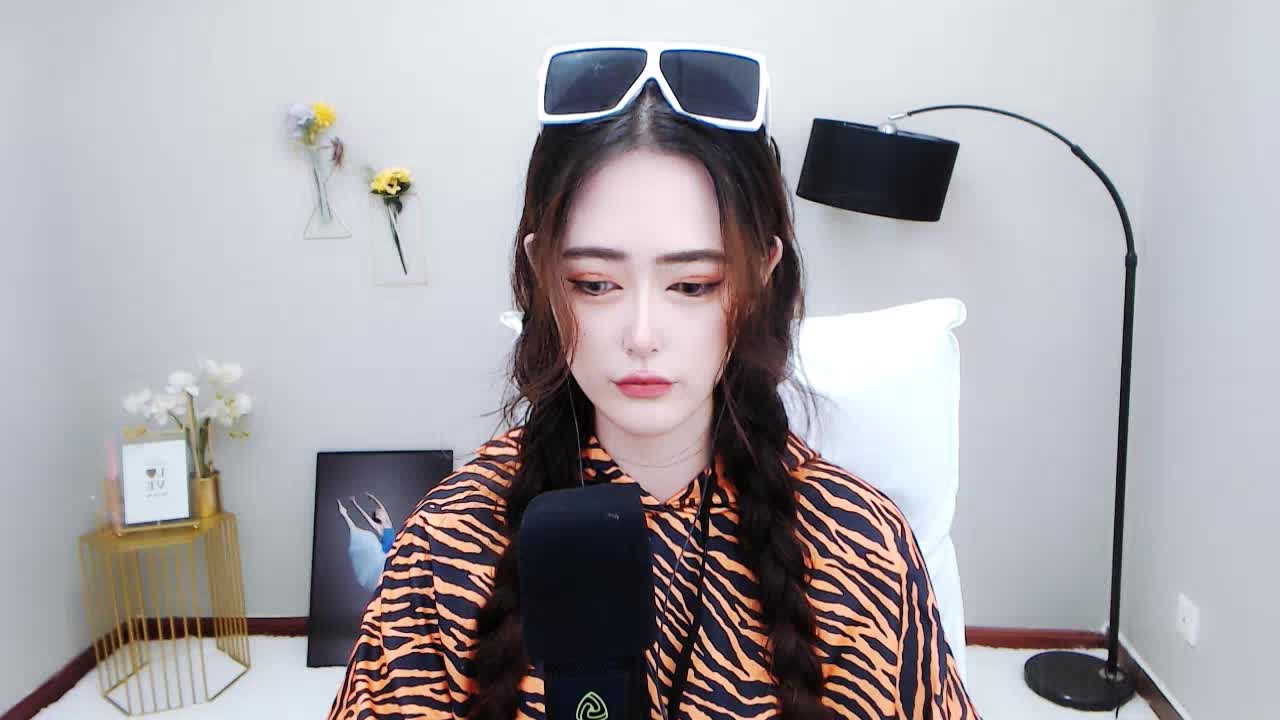 《拥抱这片绿洲》