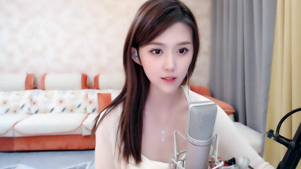 心里有个人一碰就会疼