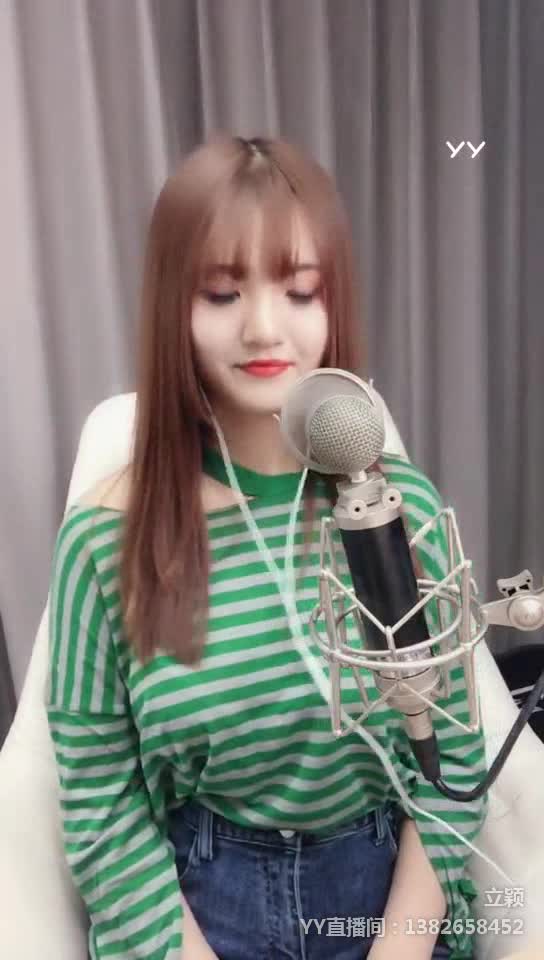 立颖-红色高跟鞋