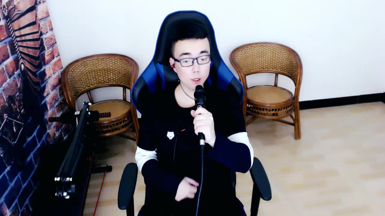 歌曲《桥边姑娘》