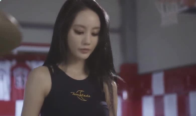 韩国美女鼓手雅妍