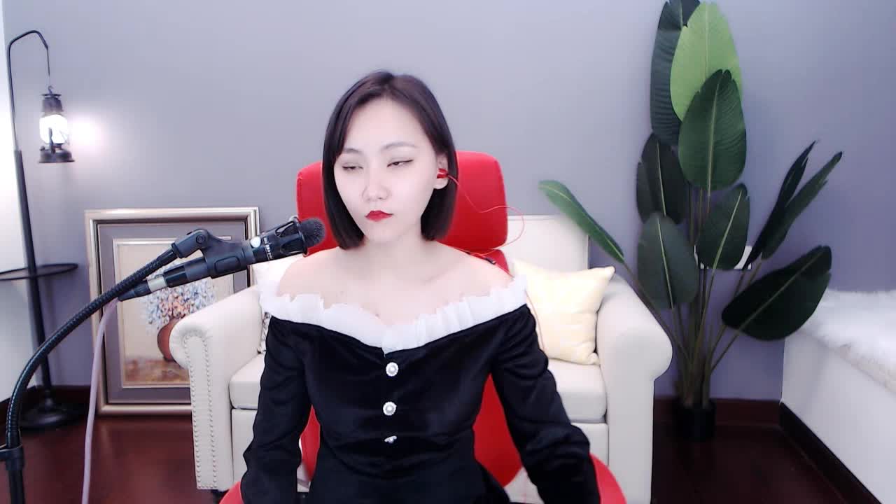 一个像夏天一个像秋天