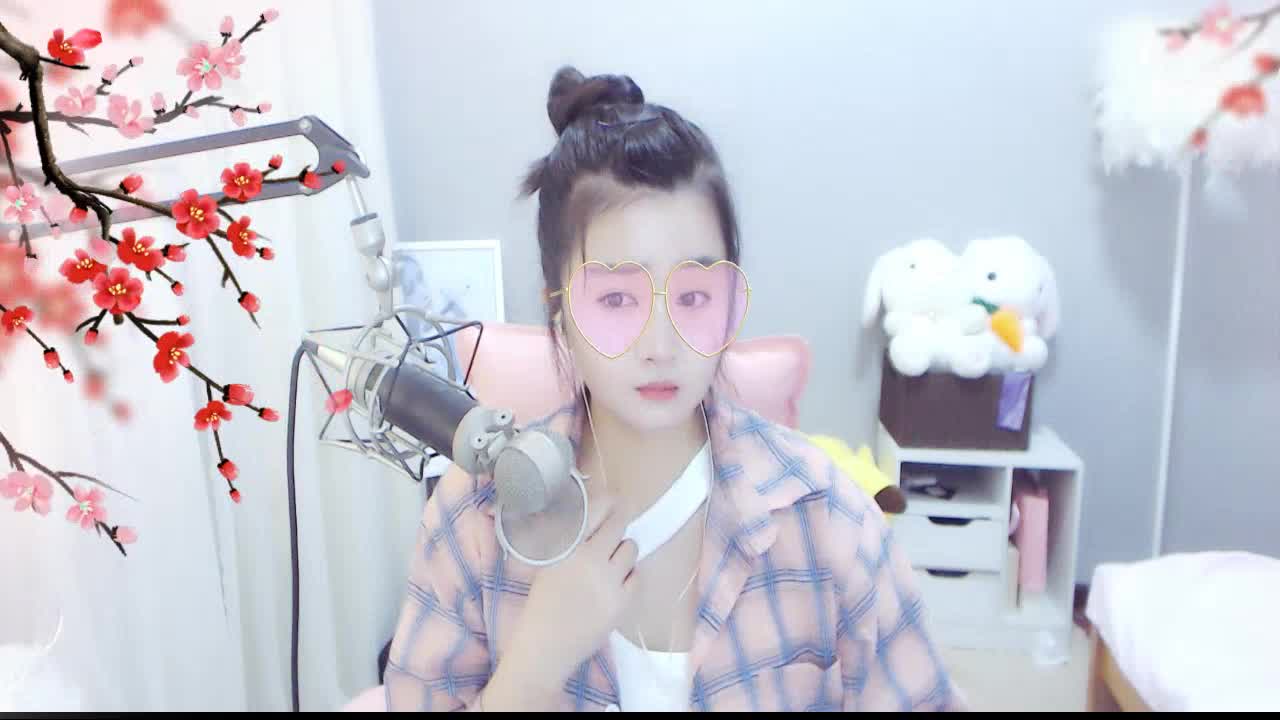 最远的你是我最近的爱。