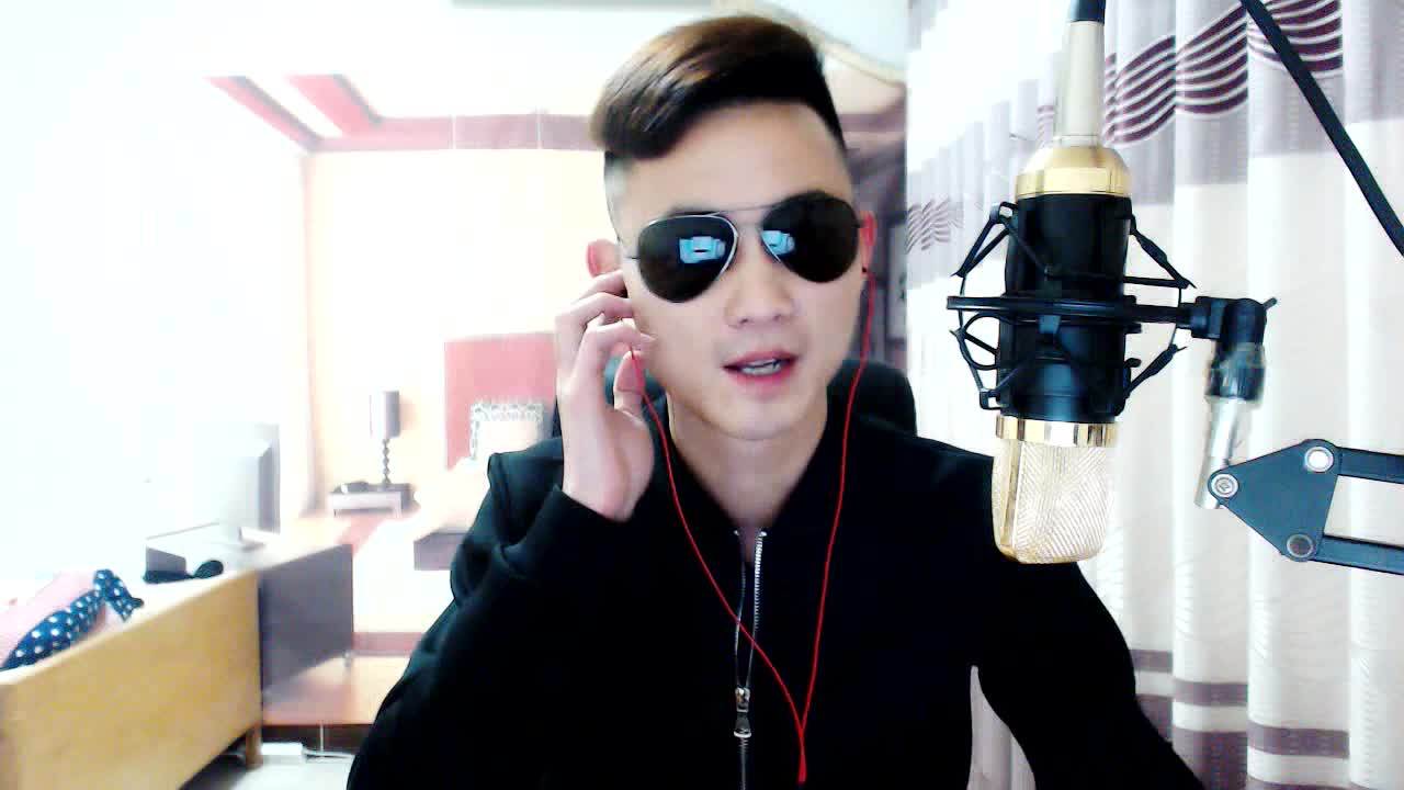 玲珑塔原唱视频歌曲 djk3NTI2MTI0M2RkNDAzMjJkMWJlNmIzNDI4OWU2NTEwMTI1NjcxNDIzNA_17.jpg
